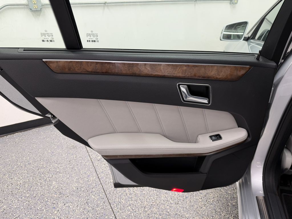 2011 Mercedes-Benz E-Class Image 31