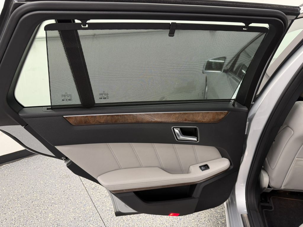 2011 Mercedes-Benz E-Class Image 32