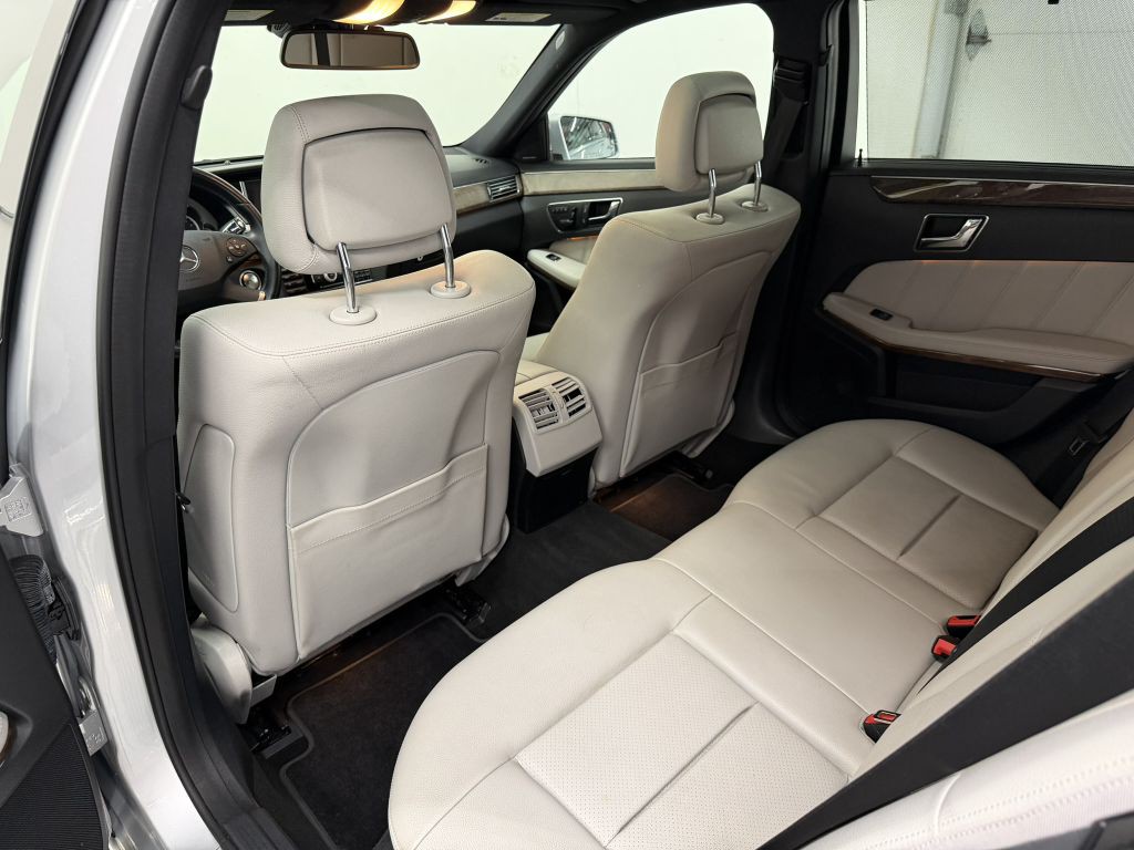 2011 Mercedes-Benz E-Class Image 34