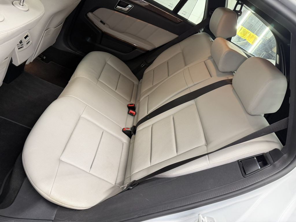 2011 Mercedes-Benz E-Class Image 35