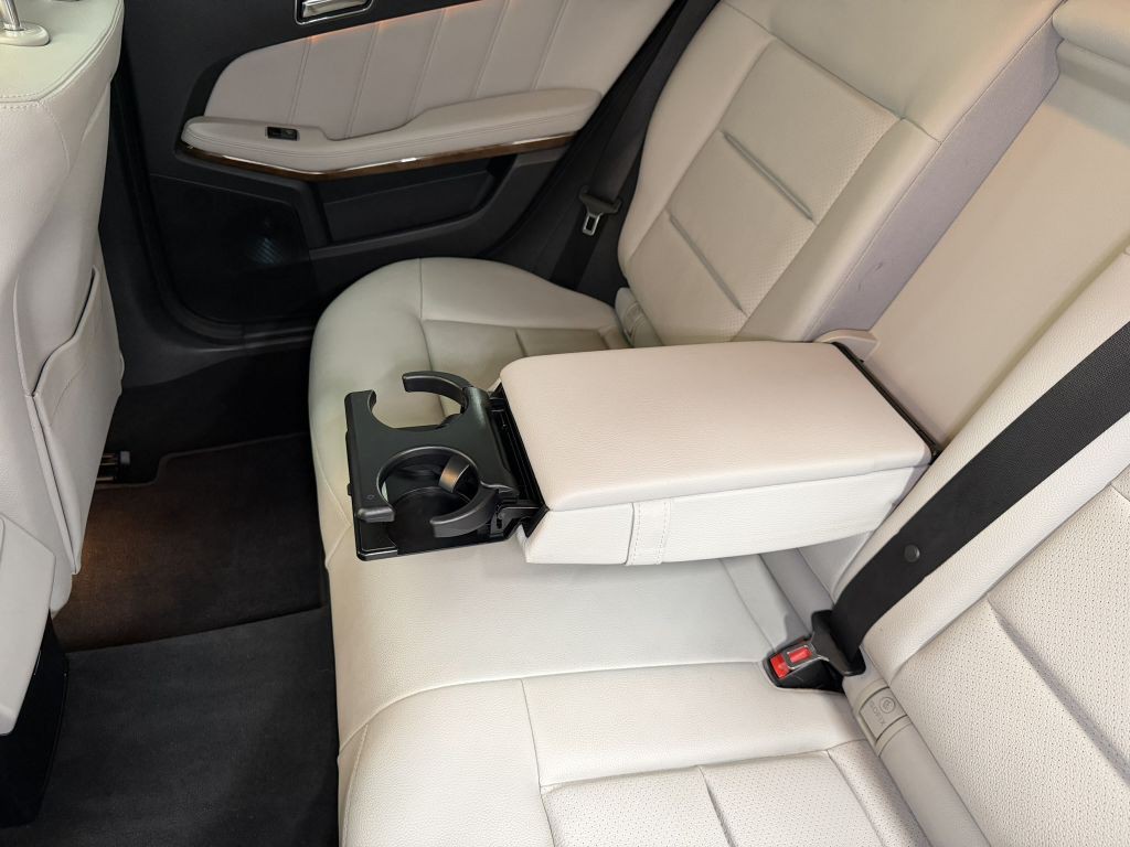 2011 Mercedes-Benz E-Class Image 36