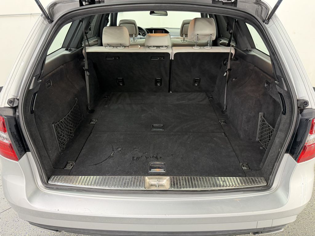 2011 Mercedes-Benz E-Class Image 38