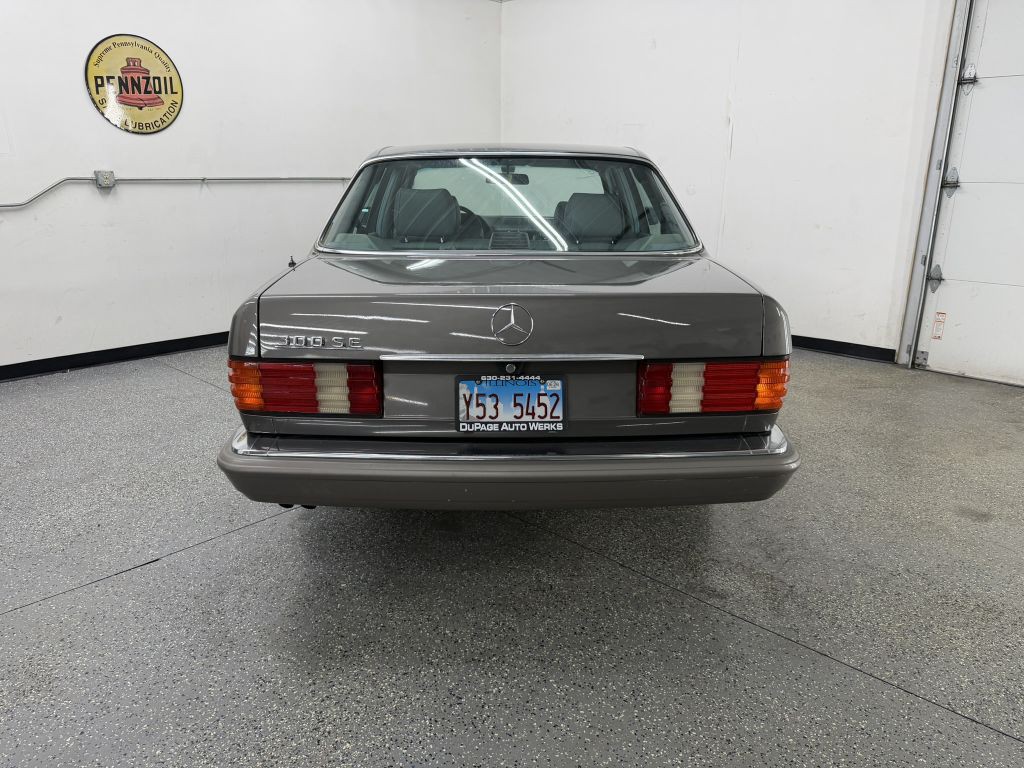 1989 Mercedes-Benz 300-Class Image 5