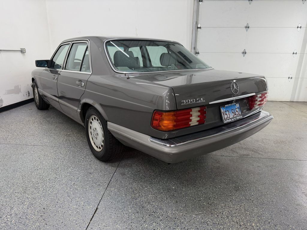 1989 Mercedes-Benz 300-Class Image 6