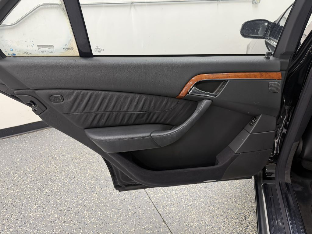 2003 Mercedes-Benz S-Class Image 24