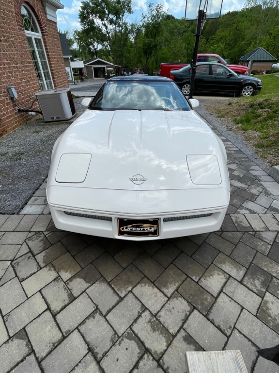 1988 Chevrolet Corvette Image 1