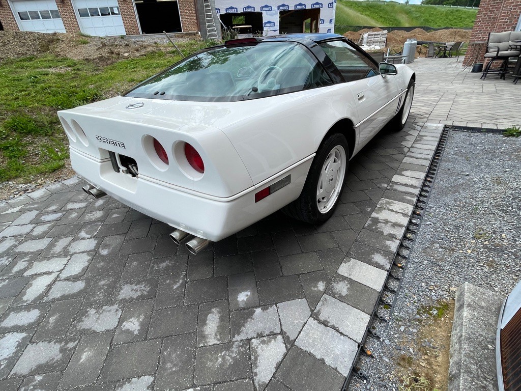 1988 Chevrolet Corvette Image 4