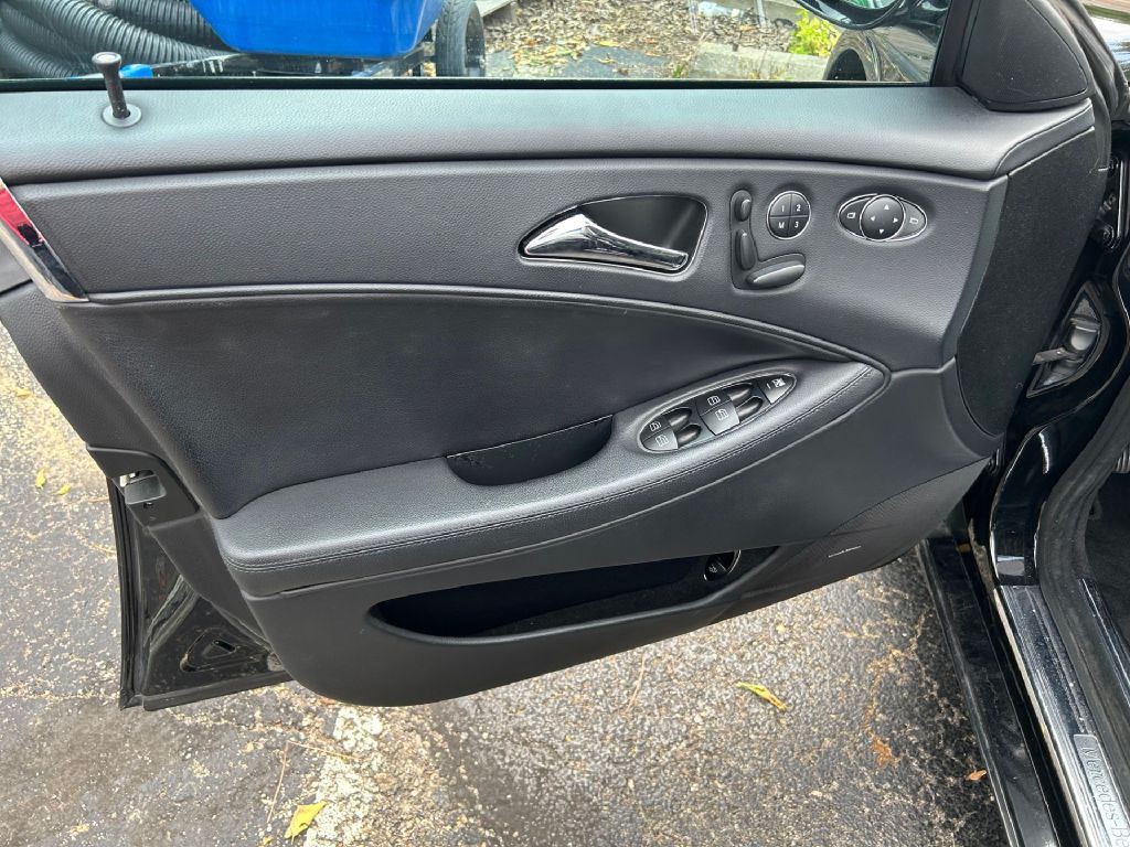 2006 Mercedes-Benz CLS-Class Image 23