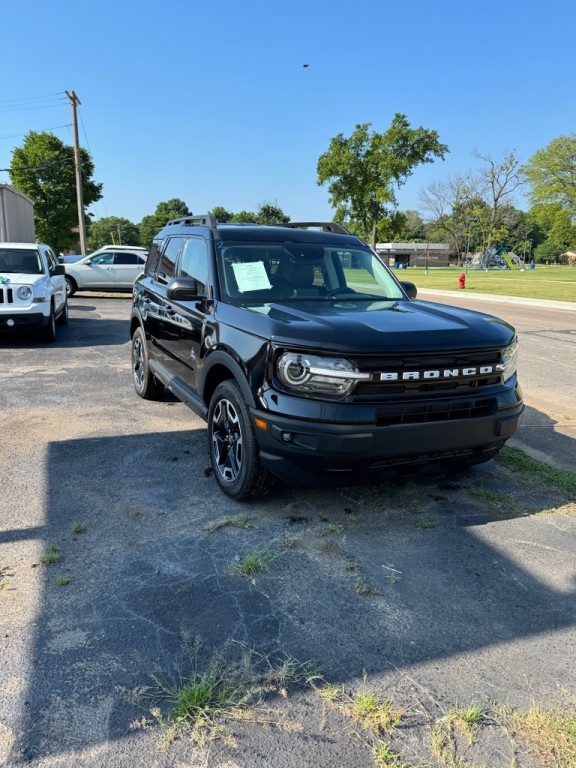 2022 Ford Bronco Image 2