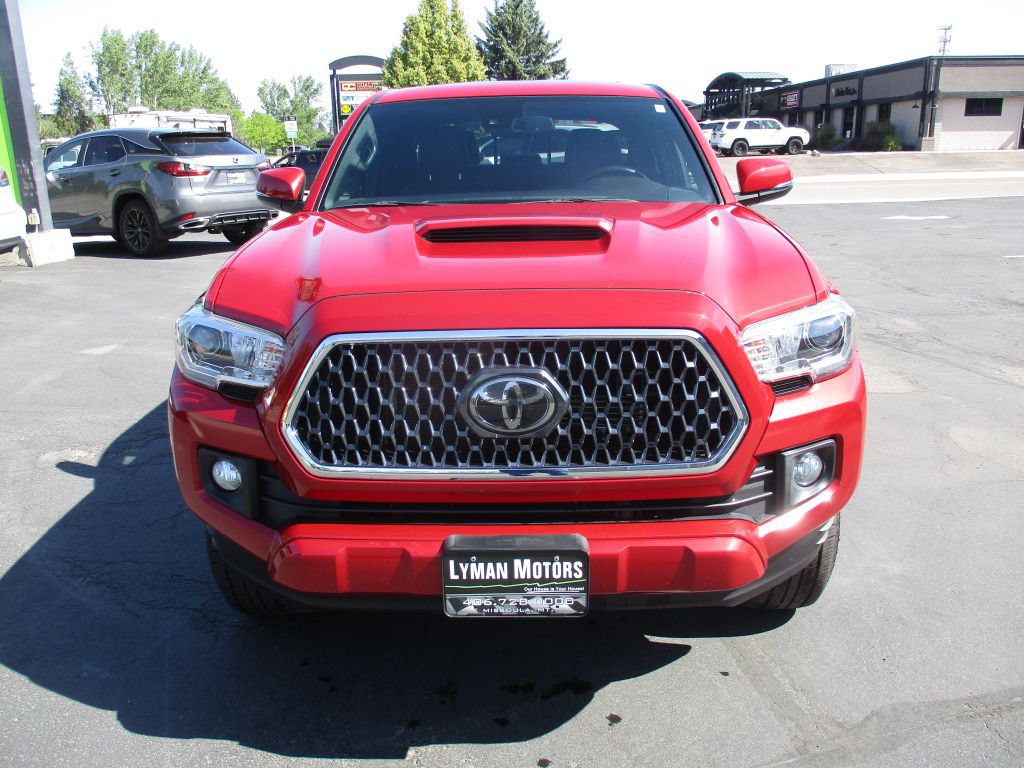 2019 Toyota Tacoma Image 2