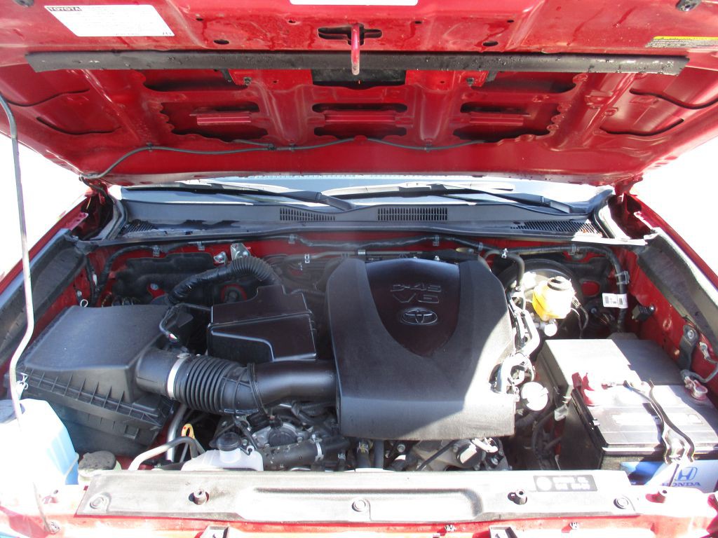 2019 Toyota Tacoma Image 12