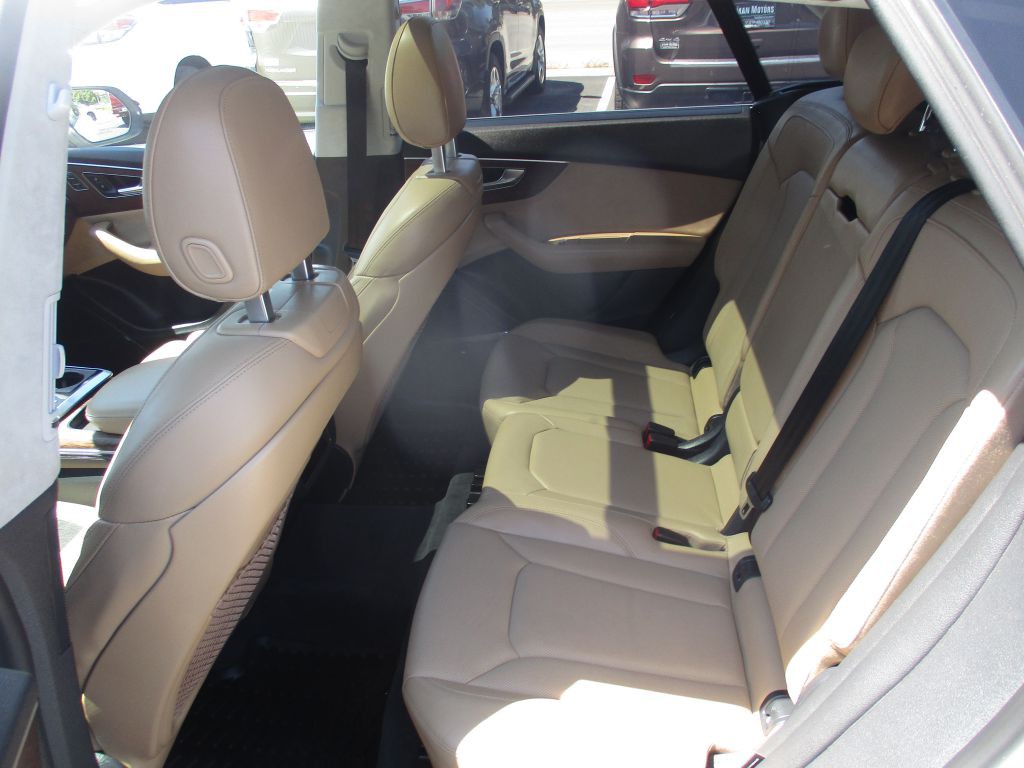 2019 Audi Q8 Image 10