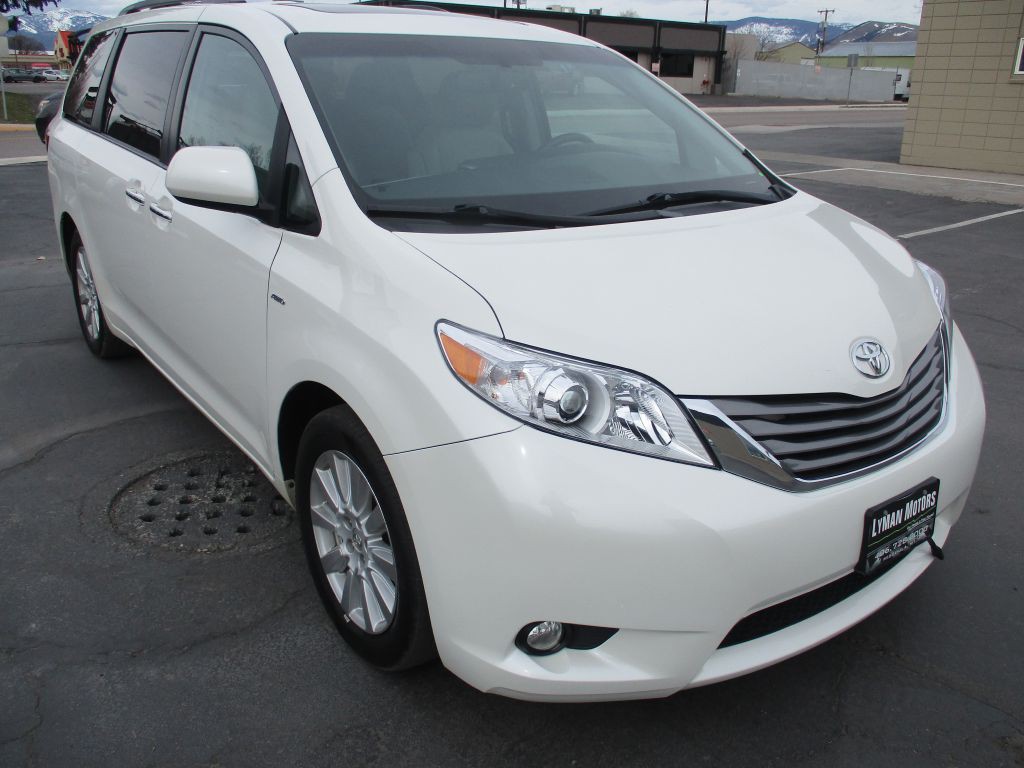 2023 Toyota Sienna Image 7