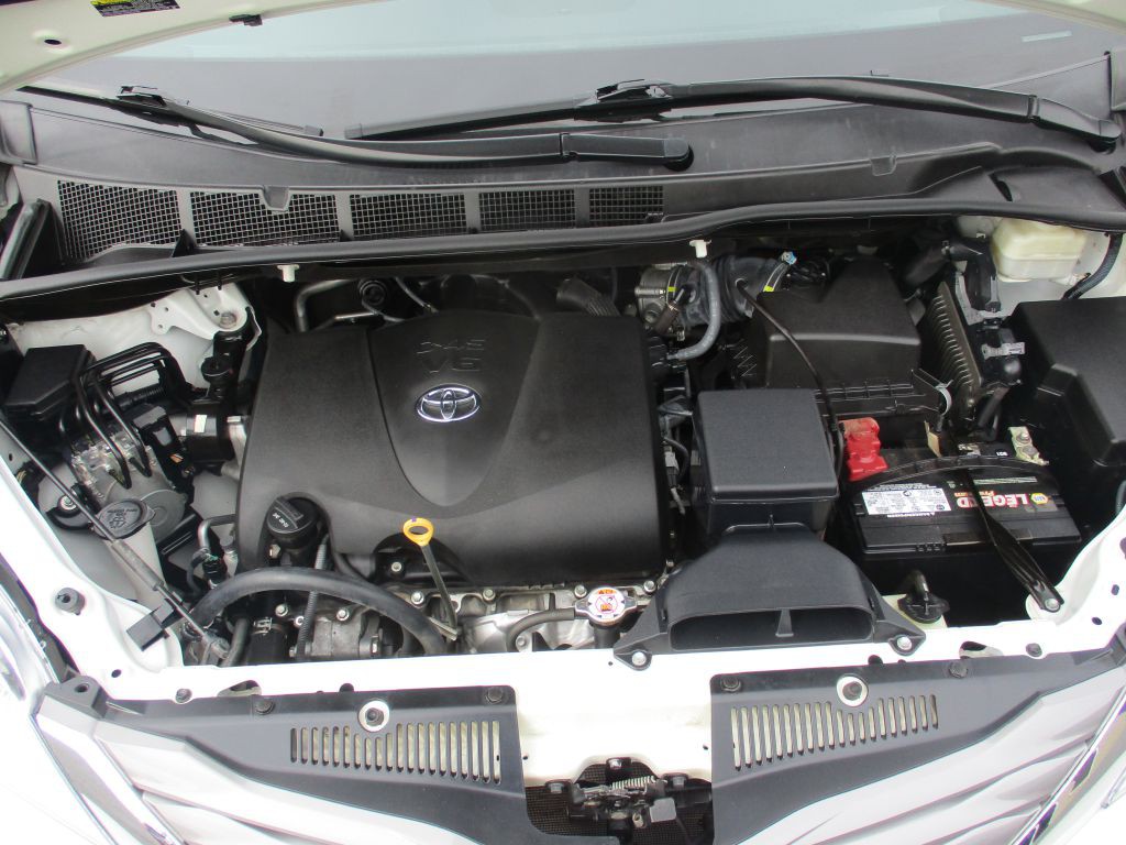 2023 Toyota Sienna Image 14