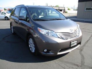 Image for 2017 Toyota Sienna XLE ID: 6754797