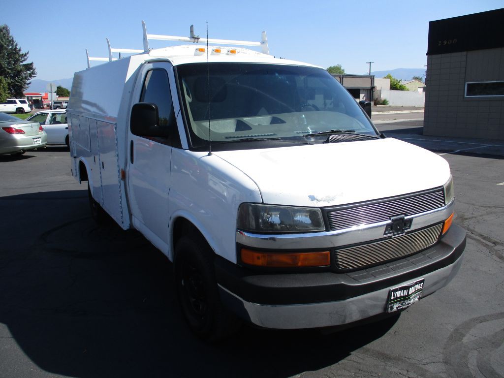2004 Chevrolet Express Image 1