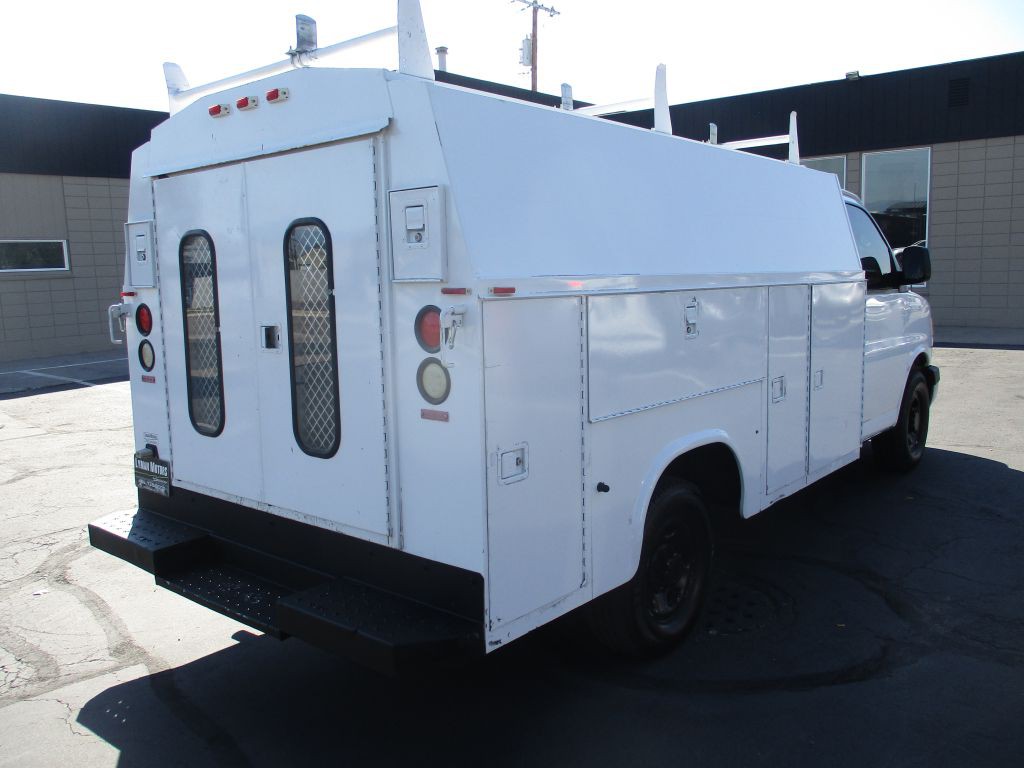 2004 Chevrolet Express Image 7