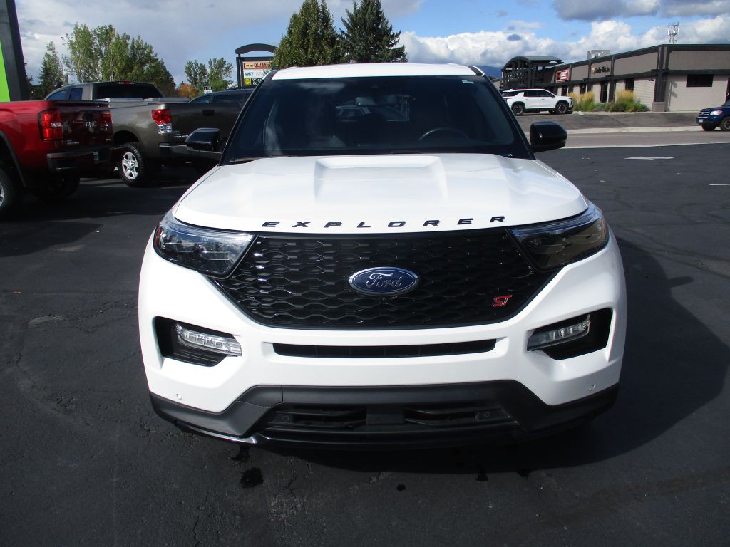 2021 Ford Explorer Image 2