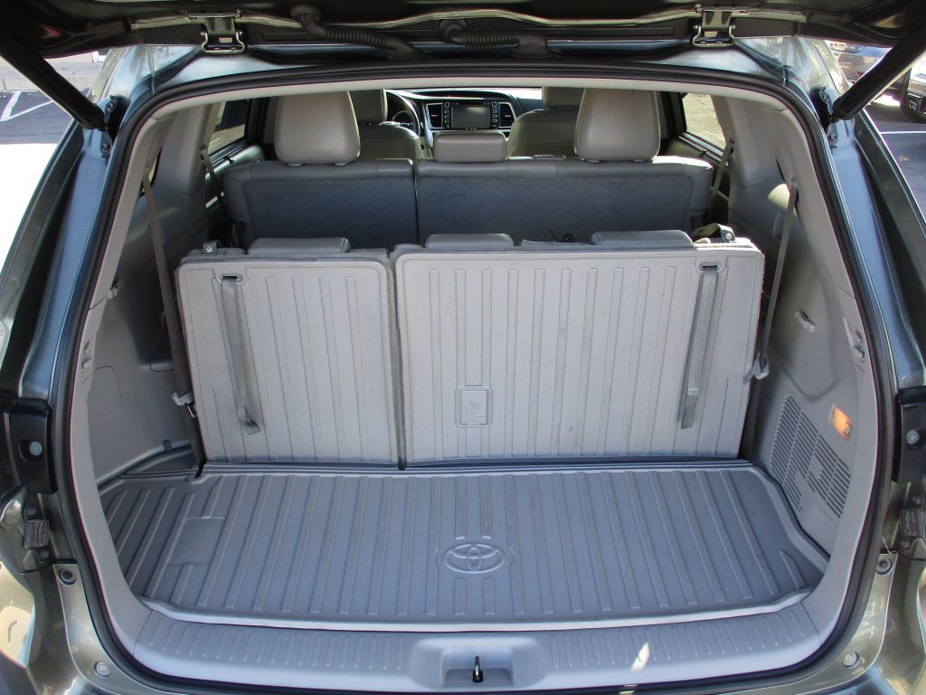 2019 Toyota Highlander Image 12