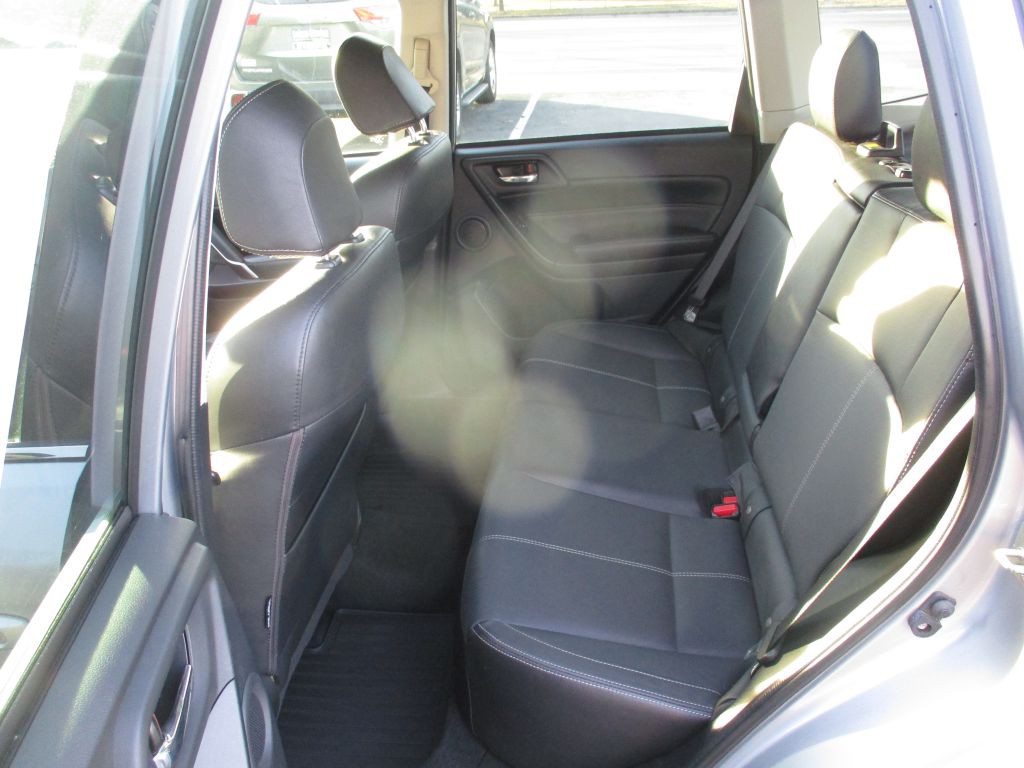 2018 Subaru Forester Image 10