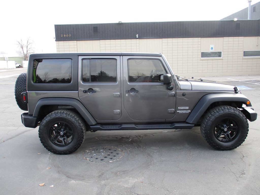 2017 Jeep Wrangler Unlimited Image 8