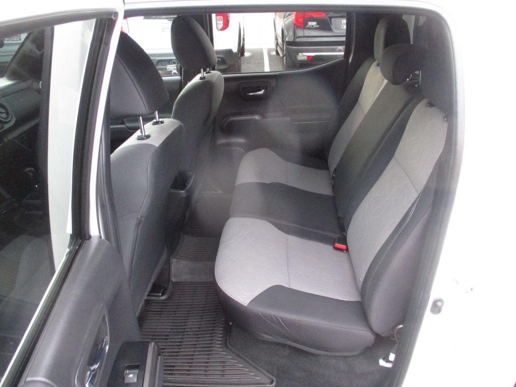 2022 Toyota Tacoma Image 10