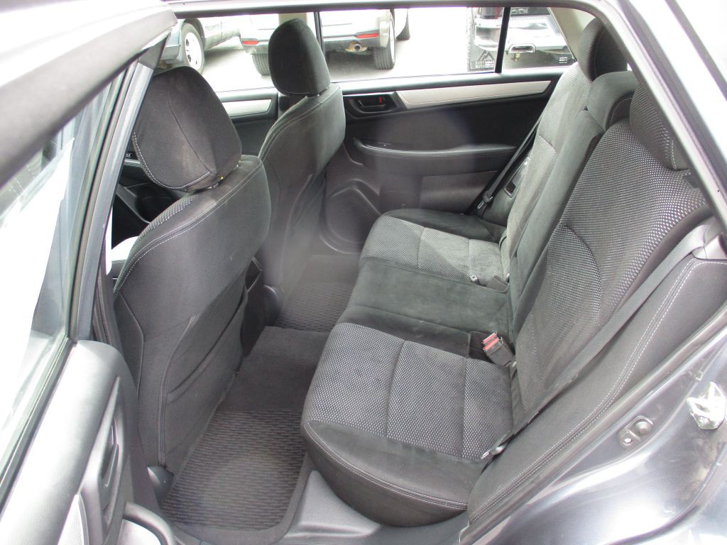 2013 Subaru Outback Image 10