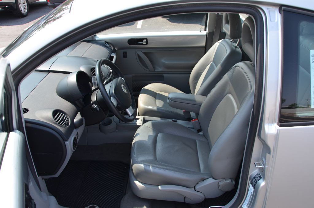 2001 Volkswagen Beetle Image 9