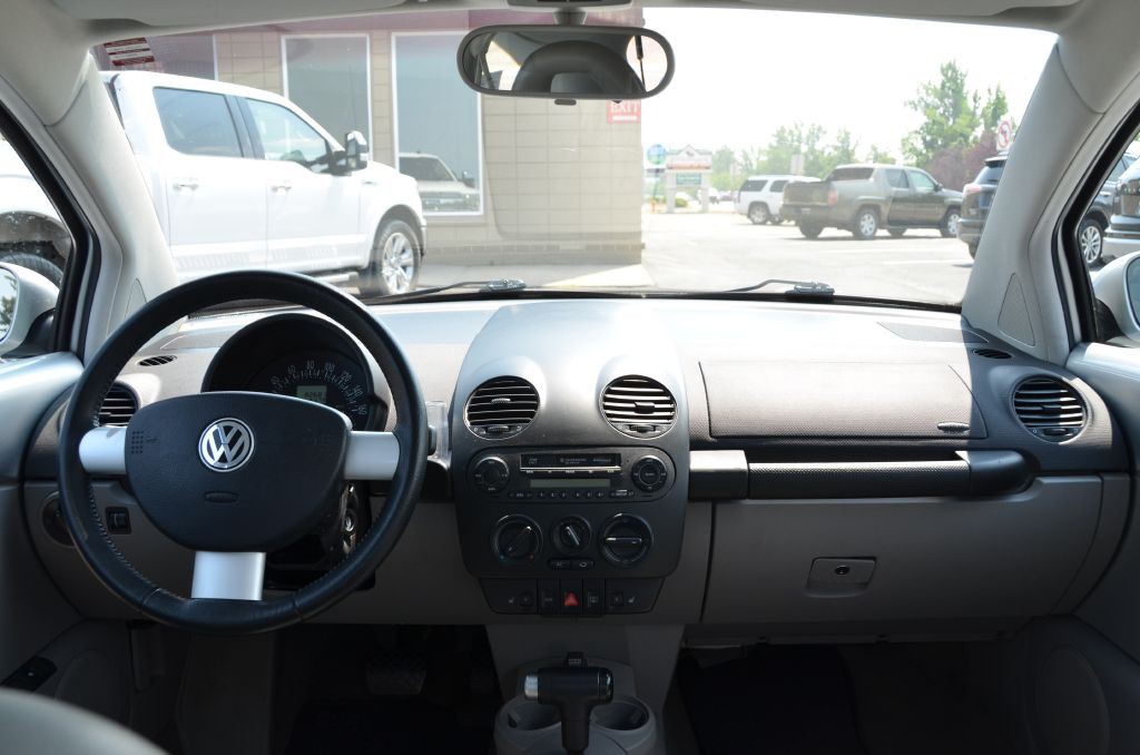 2001 Volkswagen Beetle Image 11