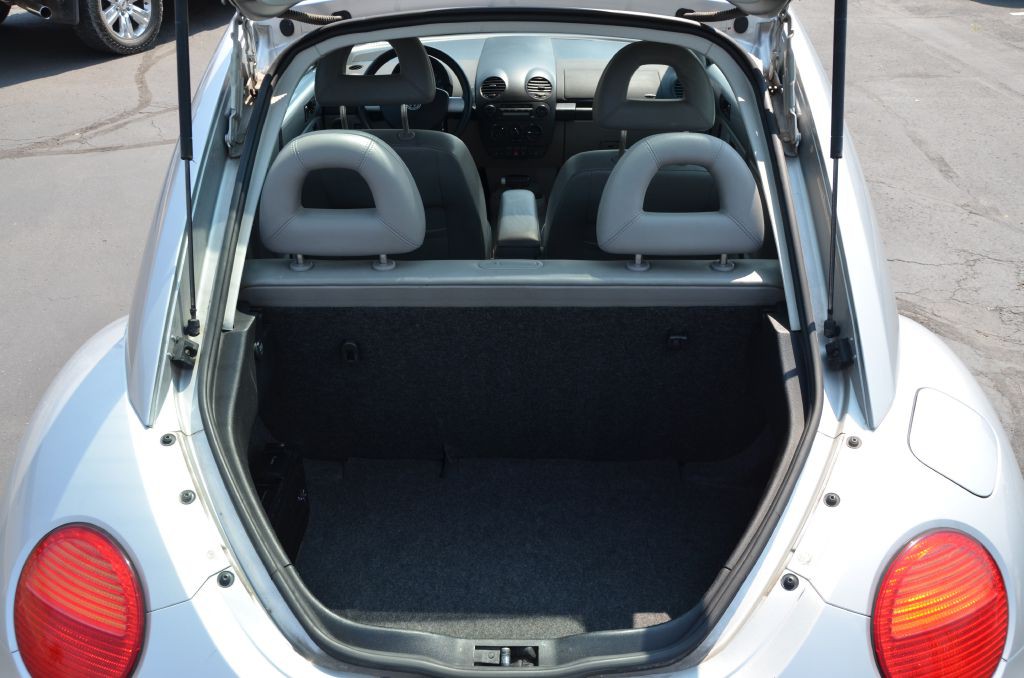 2001 Volkswagen Beetle Image 12