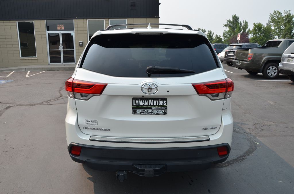 2017 Toyota Highlander Image 6
