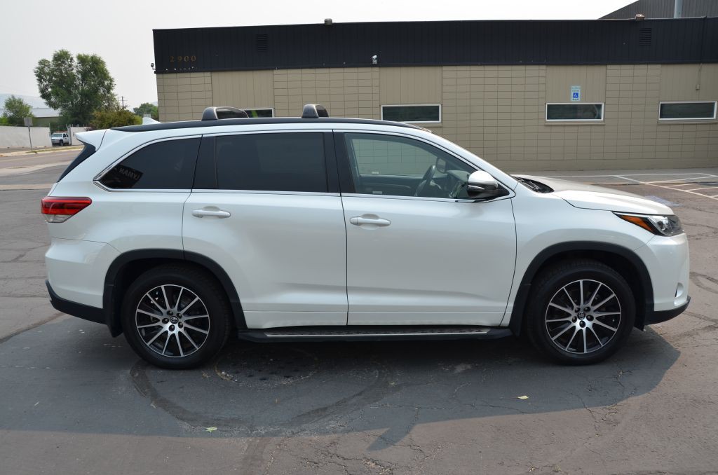 2017 Toyota Highlander Image 8