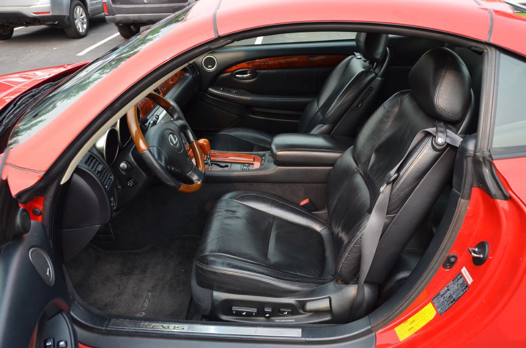 2002 Lexus SC Image 9