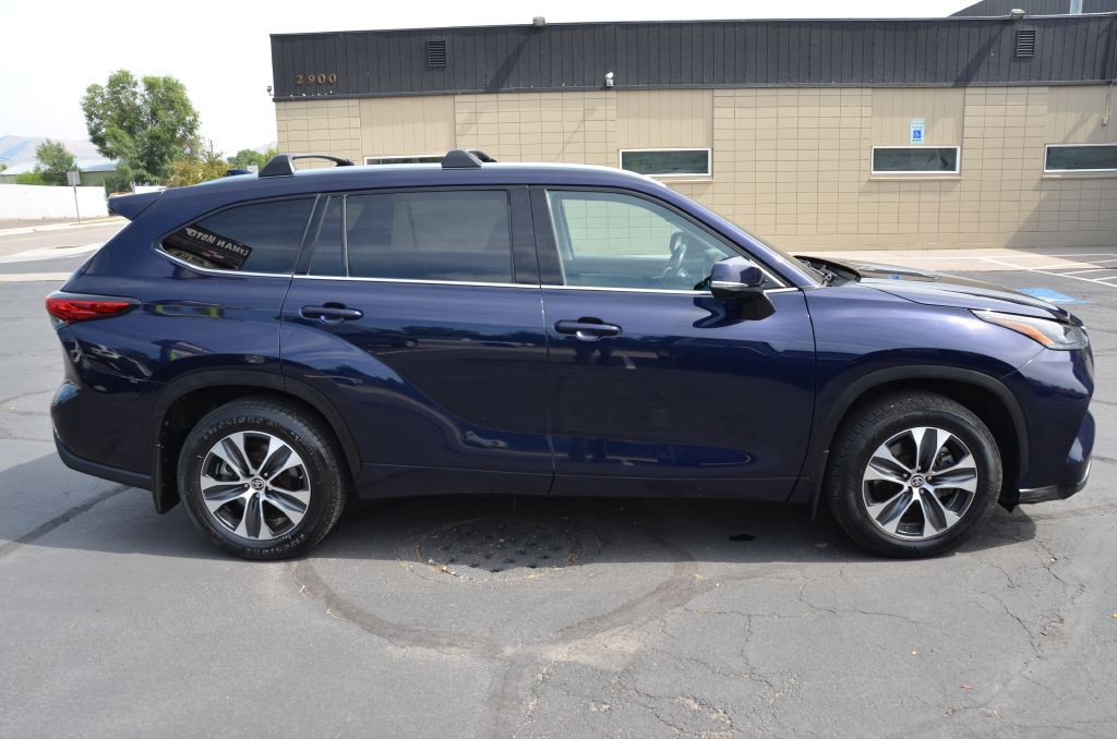 2021 Toyota Highlander Image 8
