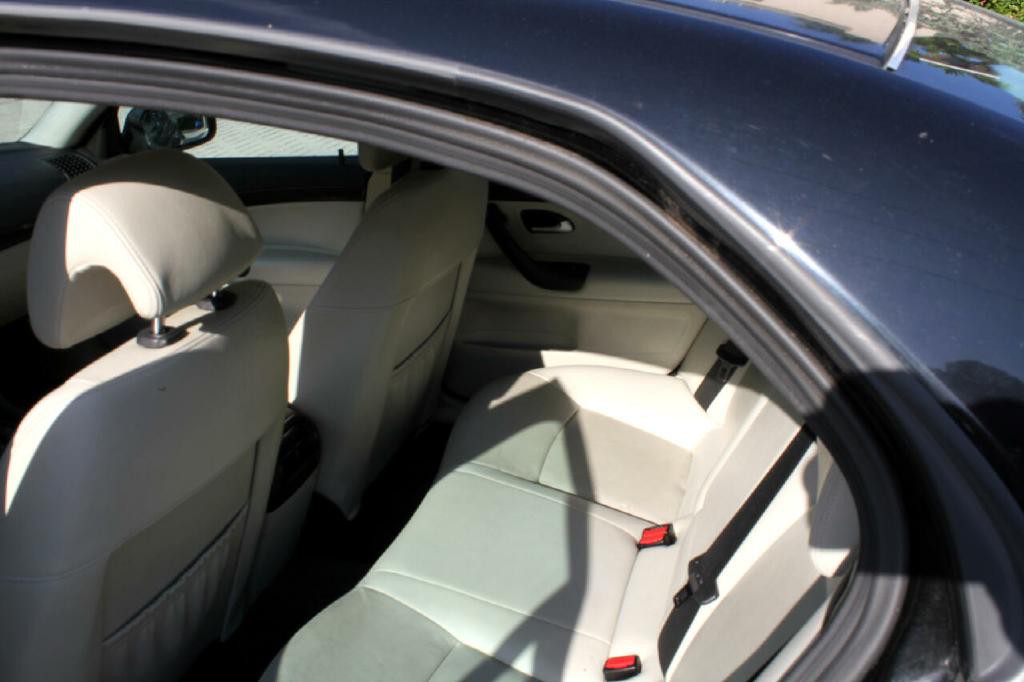 2007 Saab 9-3 Image 11