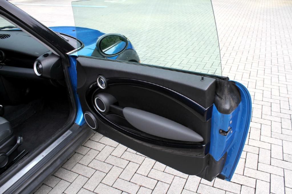 2009 MINI Cooper Clubman Image 14