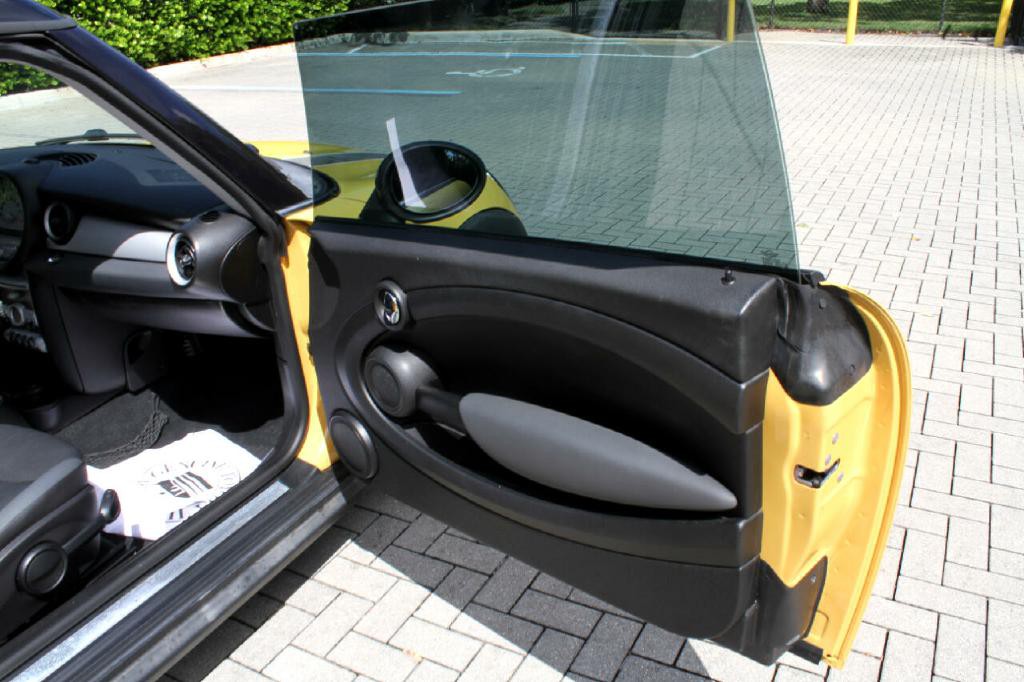 2009 MINI Cooper Clubman Image 11