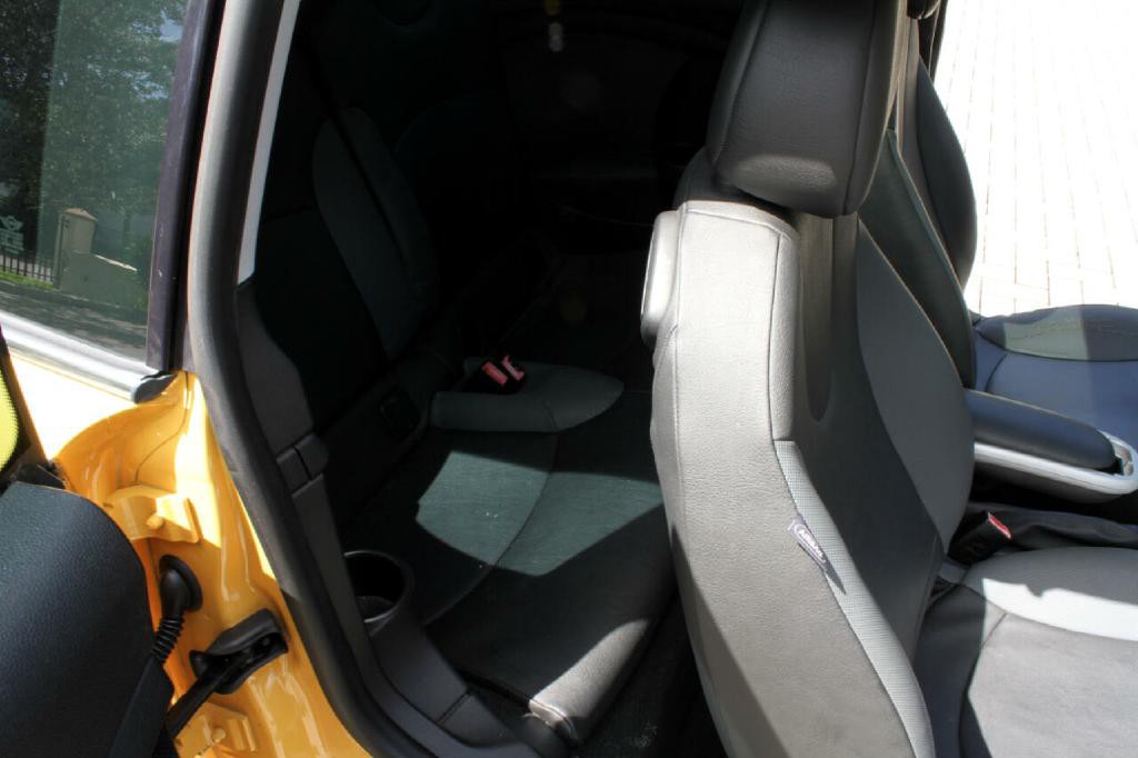 2009 MINI Cooper Clubman Image 12