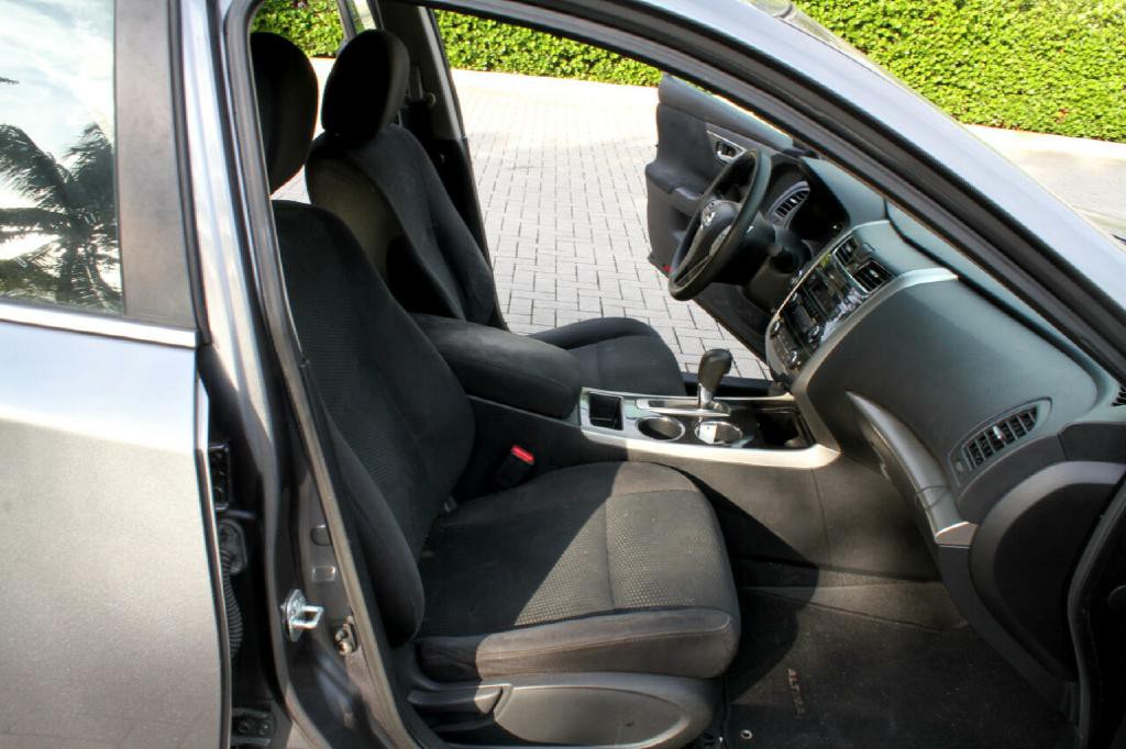 2014 Nissan Altima Image 15