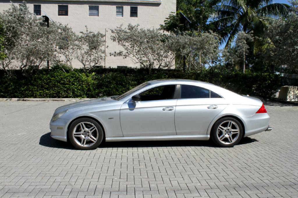 2006 Mercedes-Benz CLS-Class Image 2