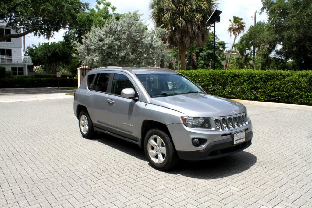 2016 Jeep Compass Image 4
