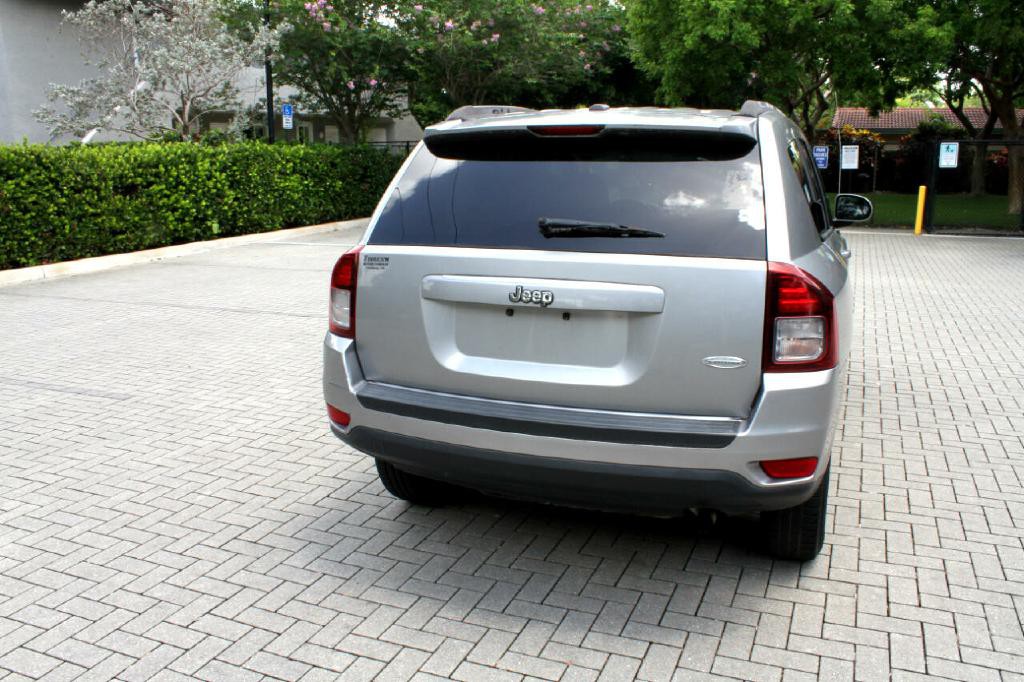 2016 Jeep Compass Image 7