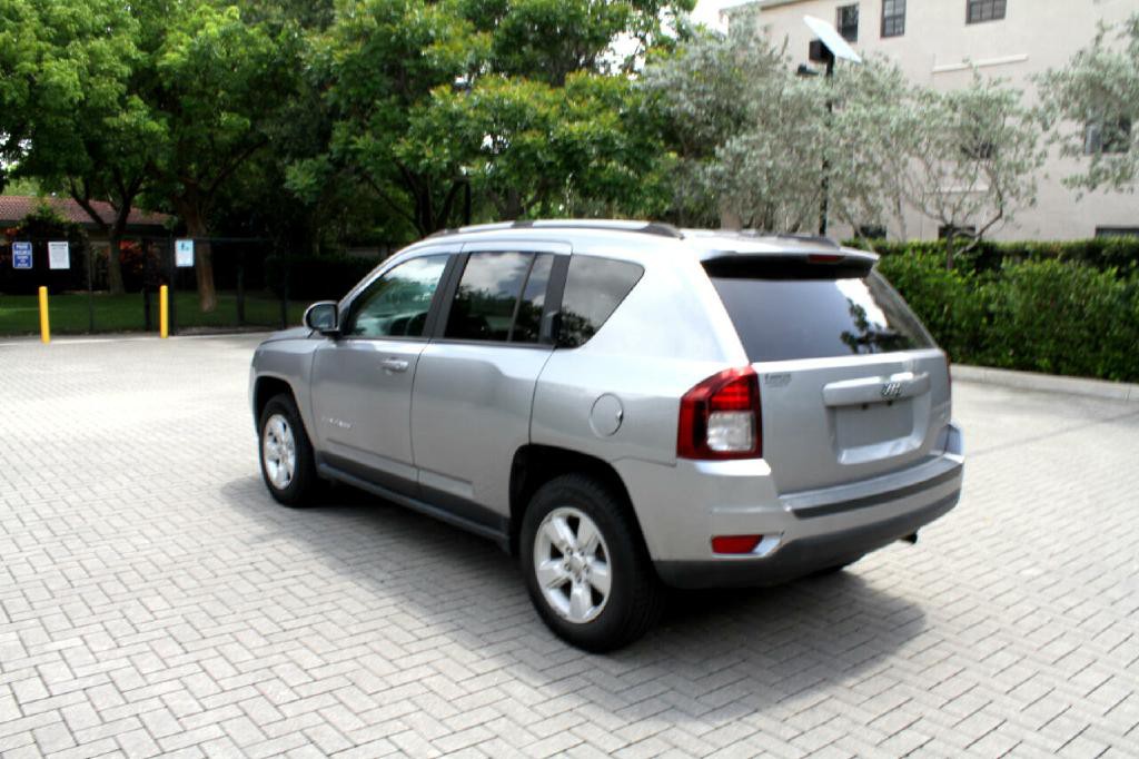 2016 Jeep Compass Image 8