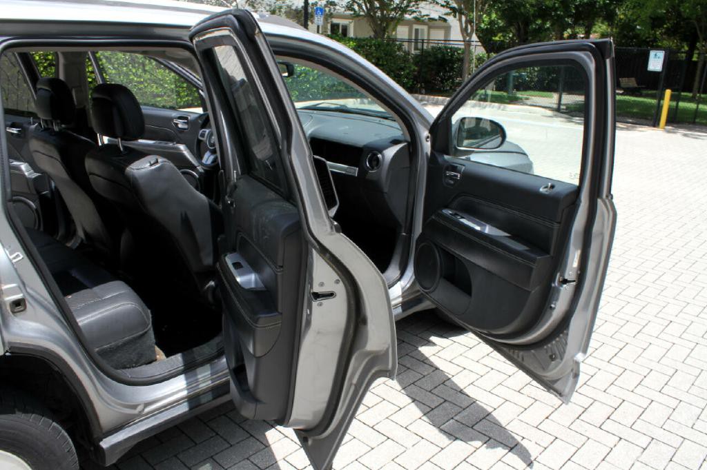 2016 Jeep Compass Image 12
