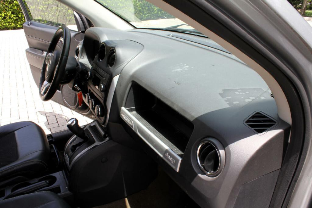 2016 Jeep Compass Image 14