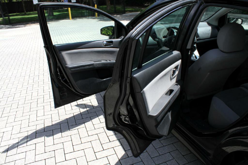 2012 Nissan Sentra Image 11