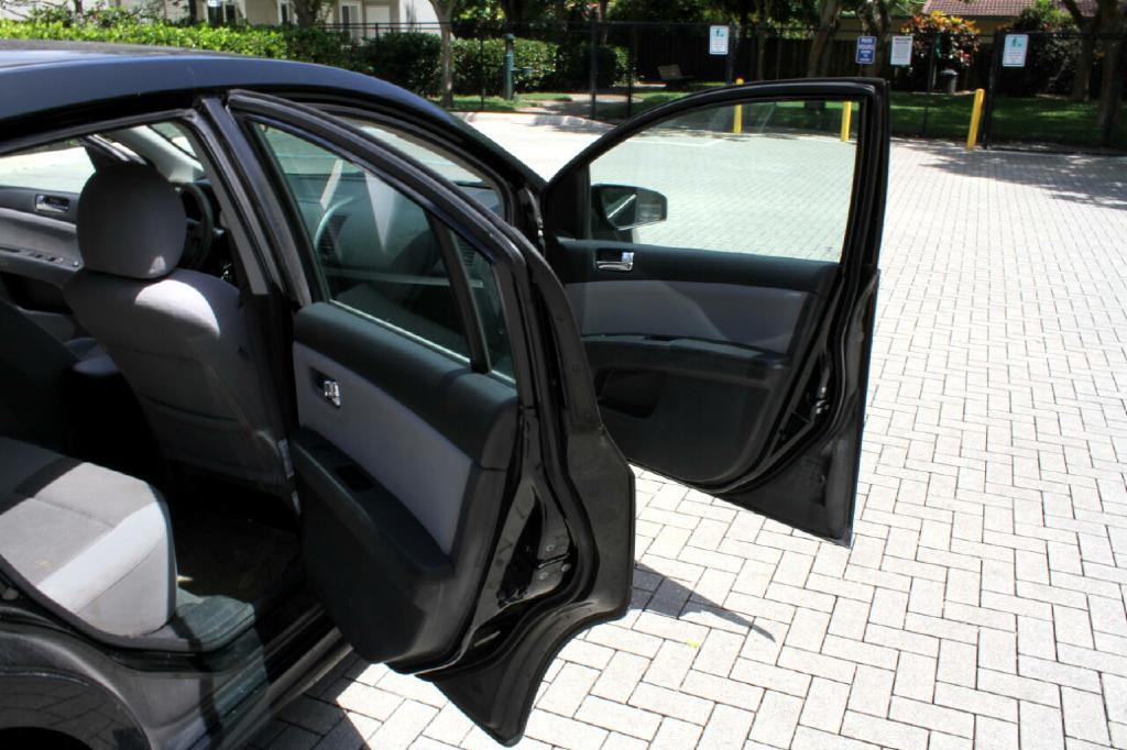 2012 Nissan Sentra Image 12