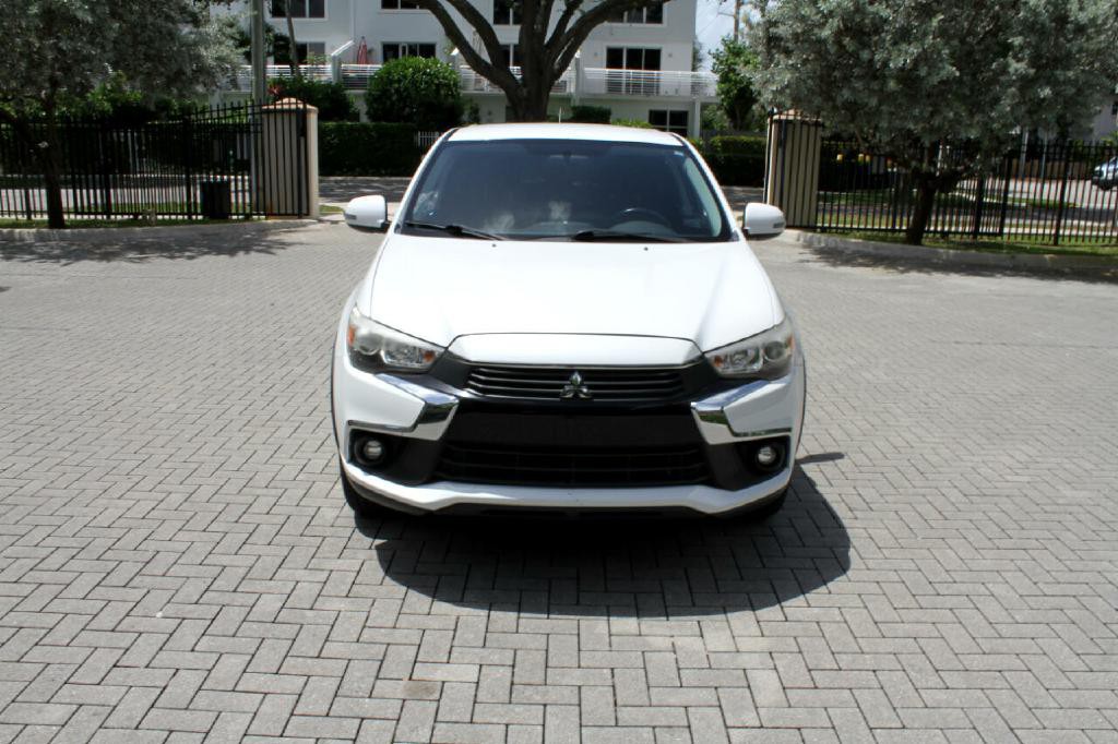 2016 Mitsubishi Outlander Image 3