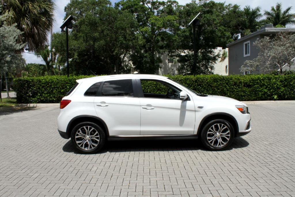 2016 Mitsubishi Outlander Image 5