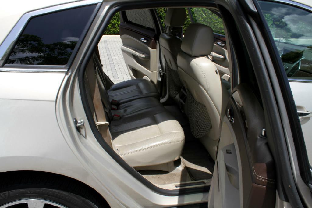 2011 Cadillac SRX Image 11